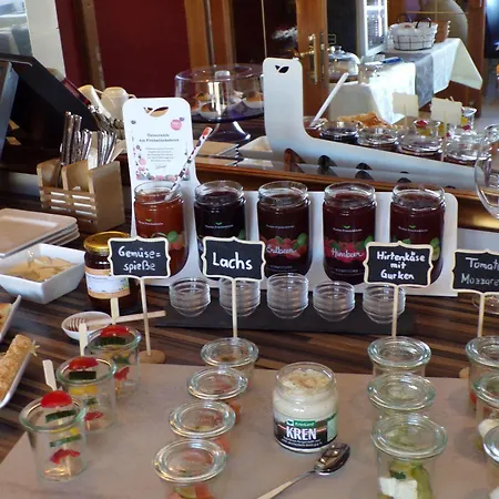 Penzion Gaestehaus Residenz Lapeiner