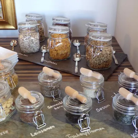 Gaestehaus Residenz Lapeiner Gasthuis Pörtschach am Wörthersee