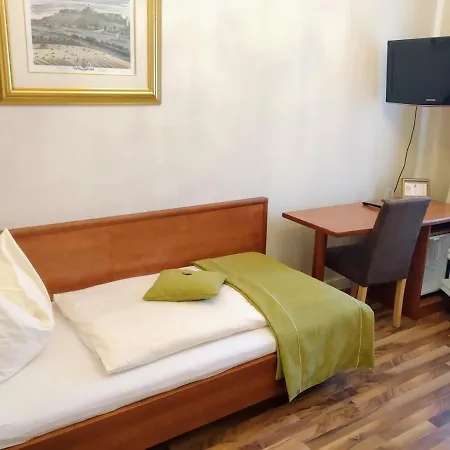 Gaestehaus Residenz Lapeiner Penzion Pörtschach am Wörthersee